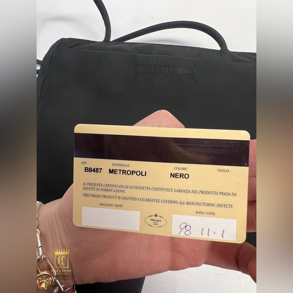 Prada tote - Picture 14 of 15